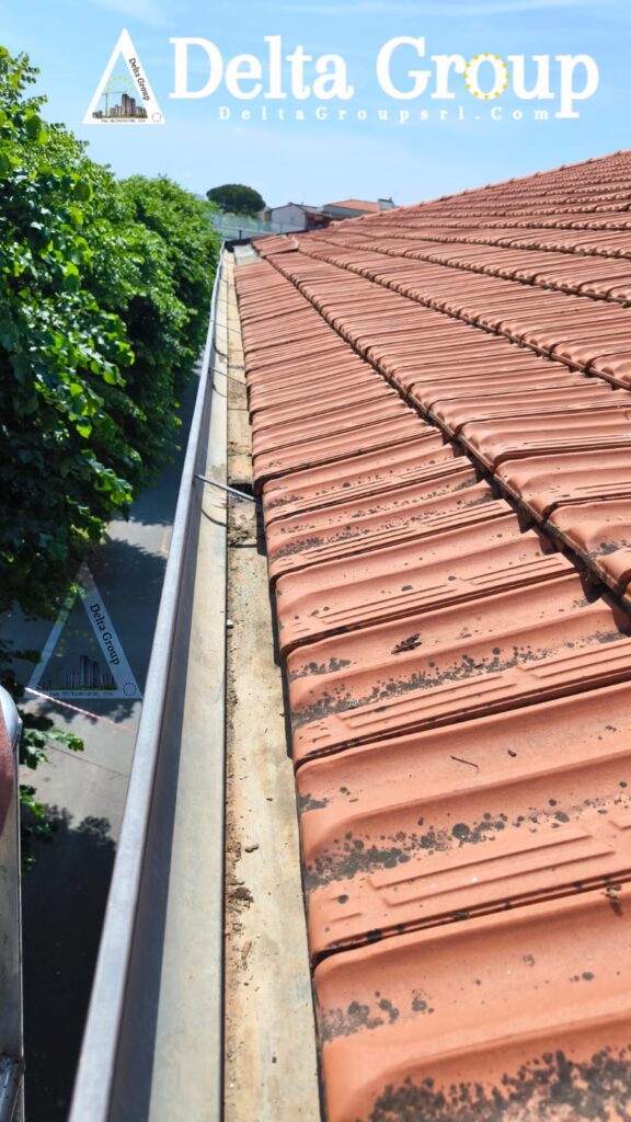Manutenzione pulizia dei canali di scolo e delle grondaie e ripristini per risolvere infiltrazioni a Massa Carara